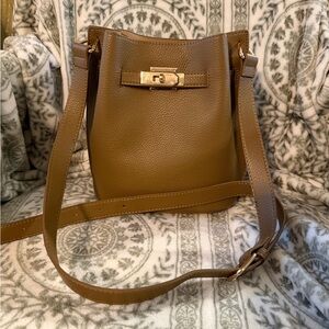 Chic Tan Vegan Leather Shoulder Bag
